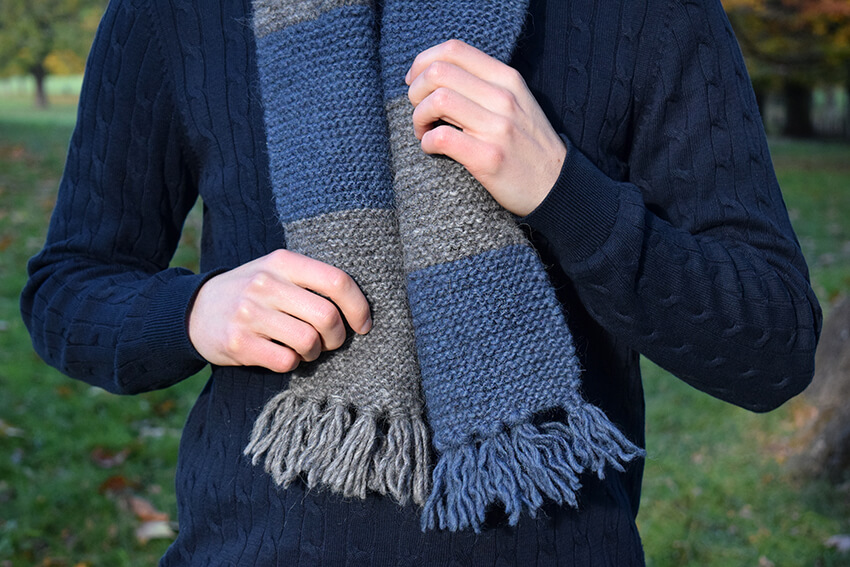 Easy Mens Scarf Knitting Pattern With Striped Detail The